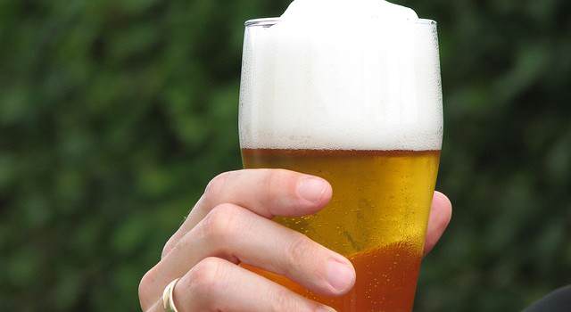 Pivo v ruce