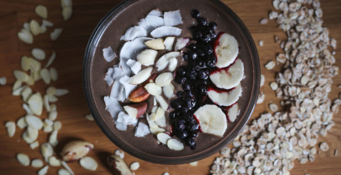 čokoládová smoothie bowl