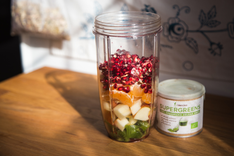 smoothie na imunitu s kiwi a granátovým jablkem