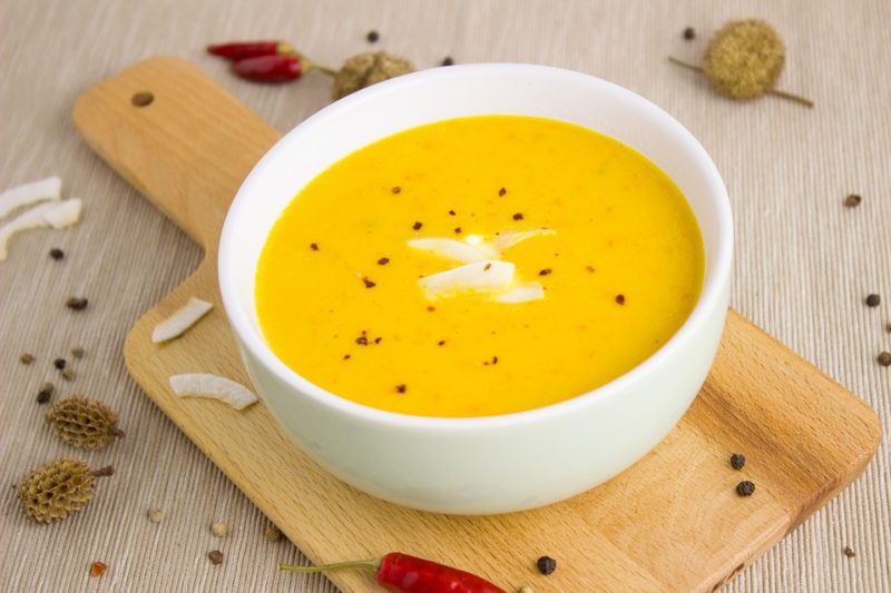 krémová dýňová polévka s kokosovým mlékem
